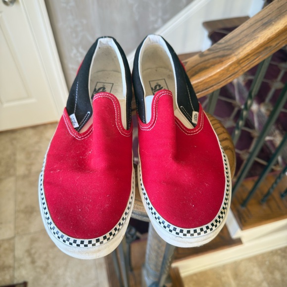 VANS men’s black and red checkerboard print shoe excellent condition size 10 - Picture 5 of 9